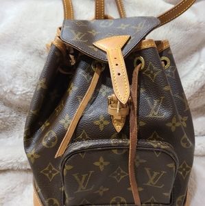 Louis Vuitton Montsouris PM